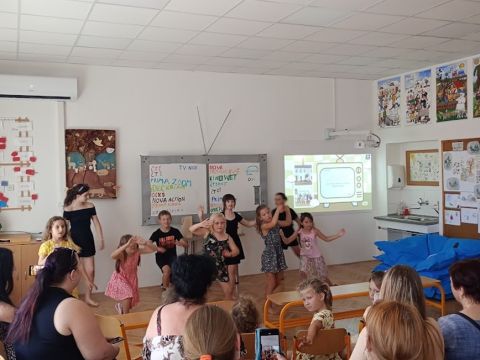 galleries/16970/akademie-a-rozlouceni-s-5-tridou-1/img-20250625-142420