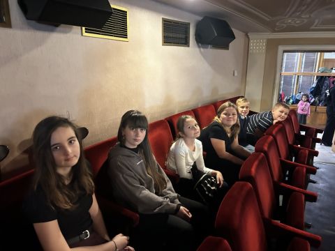 galleries/17018/divadlo-mlada-boleslav-zlatovlaska/img-4167