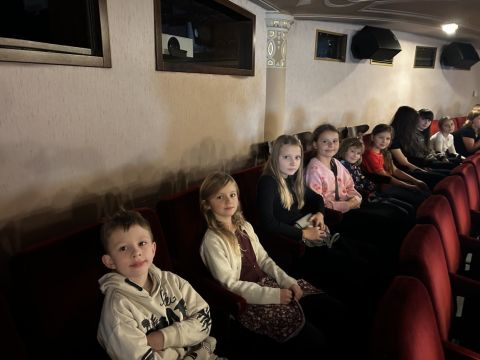 galleries/17018/divadlo-mlada-boleslav-zlatovlaska/img-4170