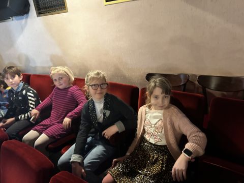 galleries/17018/divadlo-mlada-boleslav-zlatovlaska/img-4175