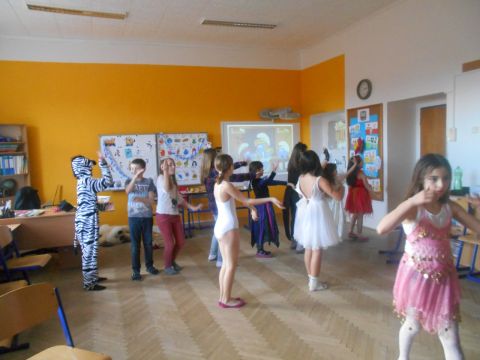 galleries/skolni-rok-2015-2016/maskarni-v-druzine-unor-2016/DSCN4001